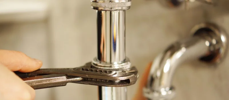 Imagen reparacion válvula fontanería